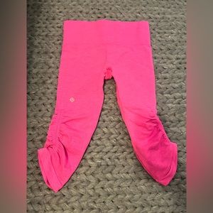 Lululemon in the flow crop yoga pants size 4